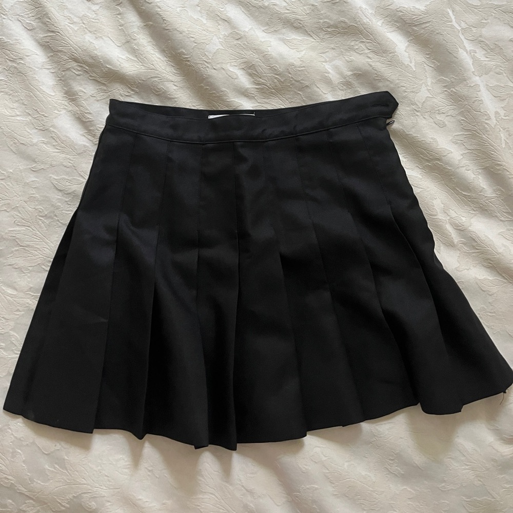 American Apparel black pleated skirt
